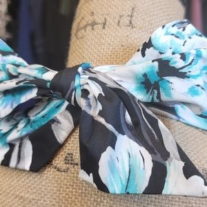 Cute floweral dress, size 6